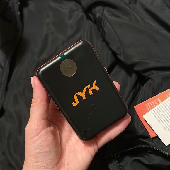 NWT JYK Black Portable Heated Vest with Charger - Picture 2 of 8